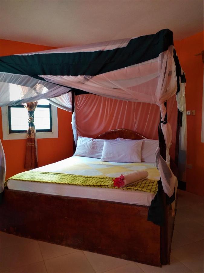 Kaure Sand Beach Lodge Uroa Esterno foto